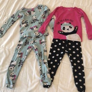 Girl lot, 2 Carter’s winter pajama sets. Size 2T